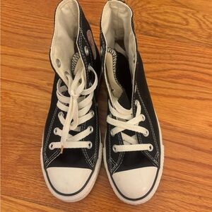 Black and white converse, high top, women’s size 6, men’s size 4